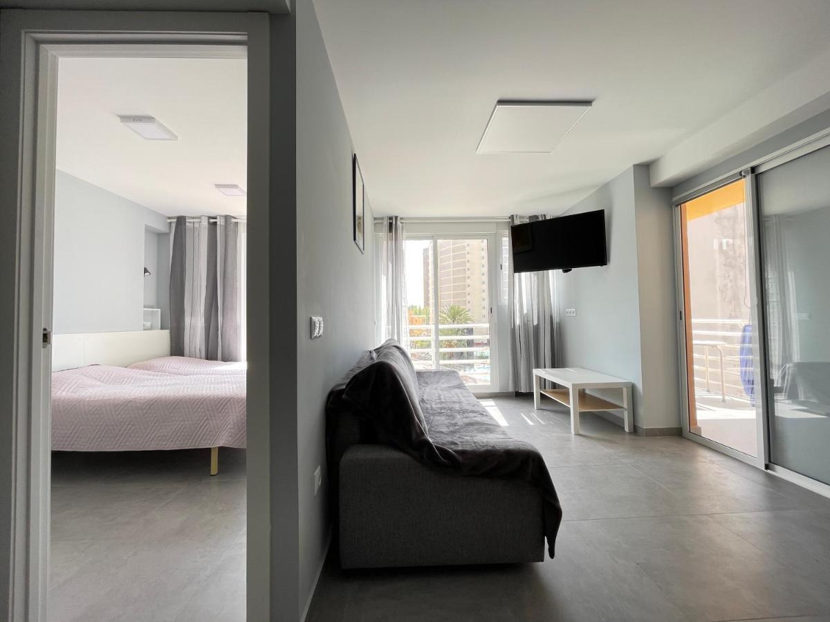 New Square Apartment *