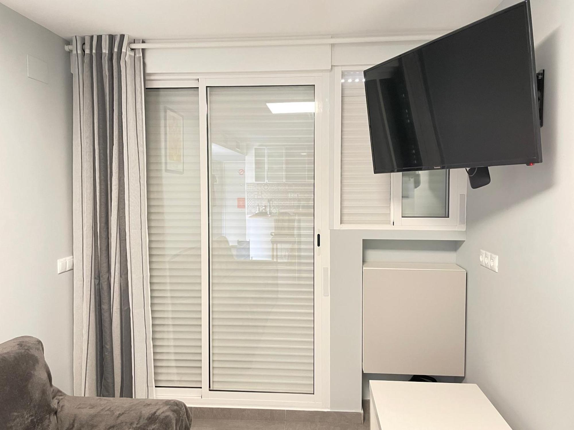 New Square Apartment *